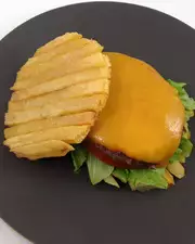 Des frites à la place du bun des burgers